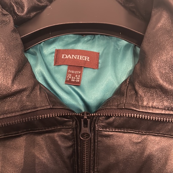 Danier downed leather jacket - Picture 5 of 9